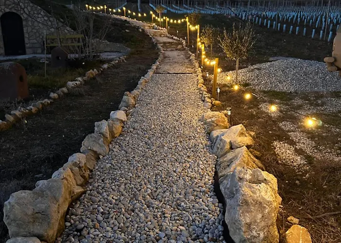 Apartament Teged Vartalak